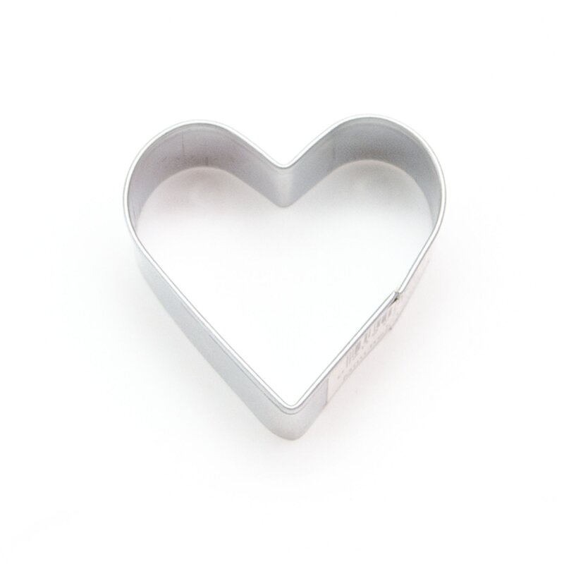 Heart shaped cookie cutter deals